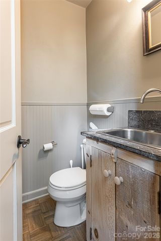 21 Pine Tree Circle, Asheville, NC 28804