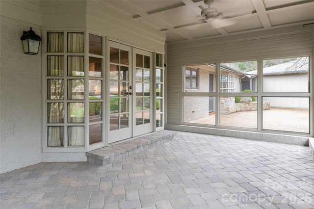 21 Pine Tree Circle, Asheville, NC 28804