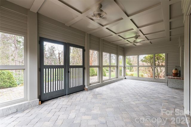 21 Pine Tree Circle, Asheville, NC 28804