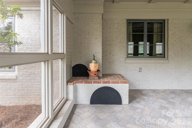 21 Pine Tree Circle, Asheville, NC 28804