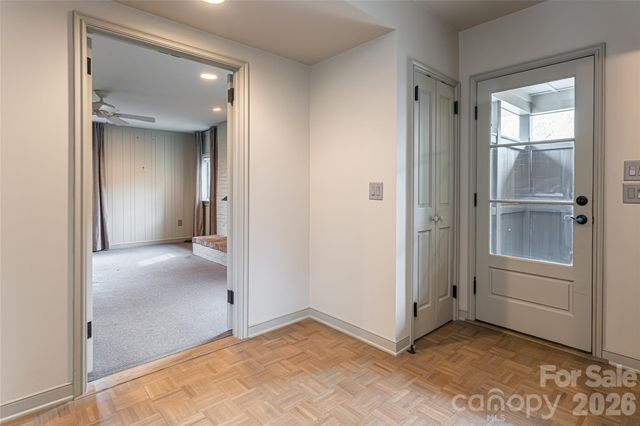 21 Pine Tree Circle, Asheville, NC 28804