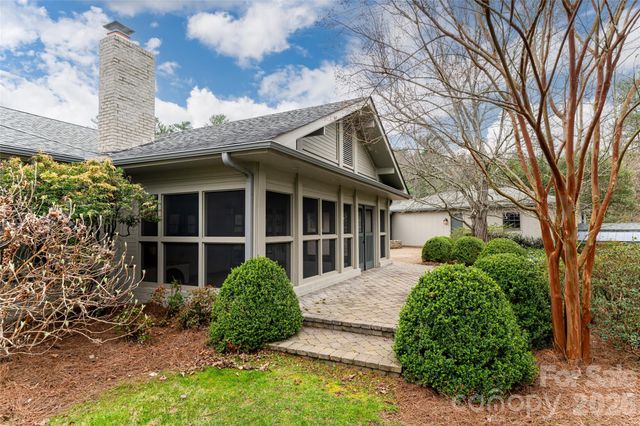 21 Pine Tree Circle, Asheville, NC 28804