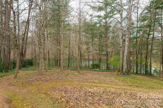 21 Pine Tree Circle, Asheville, NC 28804