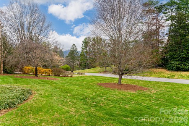 21 Pine Tree Circle, Asheville, NC 28804