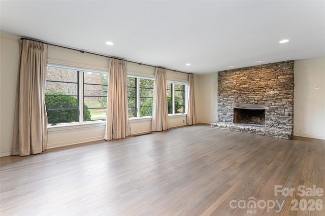 21 Pine Tree Circle, Asheville, NC 28804