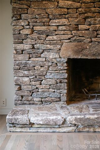 21 Pine Tree Circle, Asheville, NC 28804