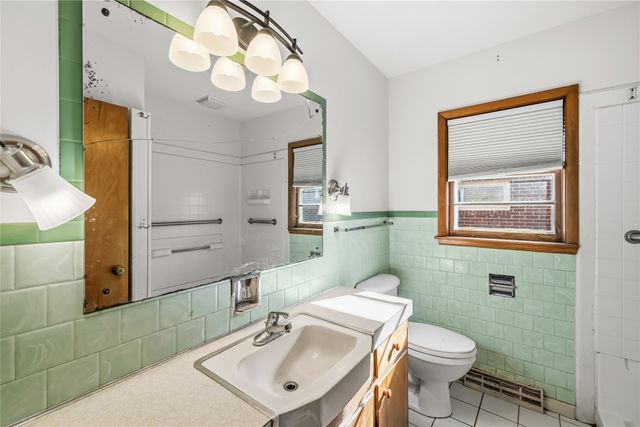 2814 48th Place, Des Moines, IA 50310