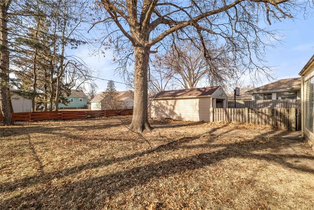 2814 48th Place, Des Moines, IA 50310