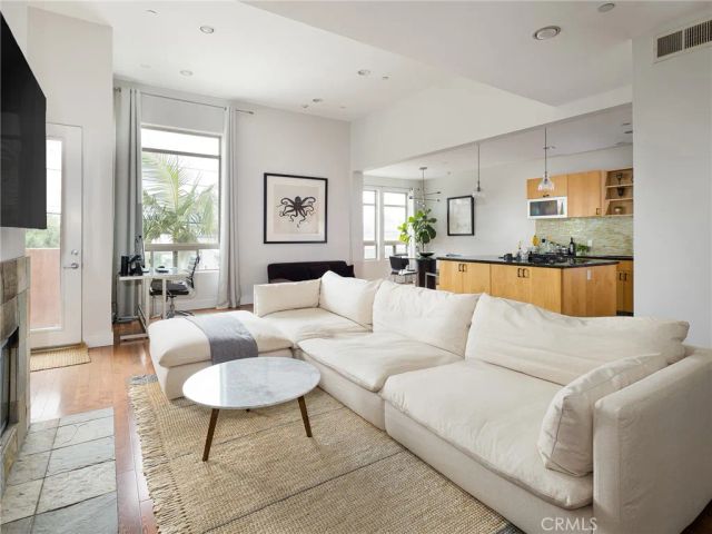 1225 E Grand Avenue B, El Segundo, CA 90245