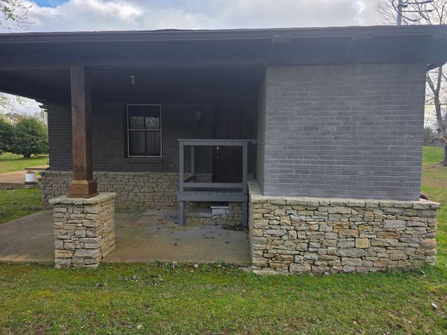 549 Swan Ave, Hohenwald, TN 38462