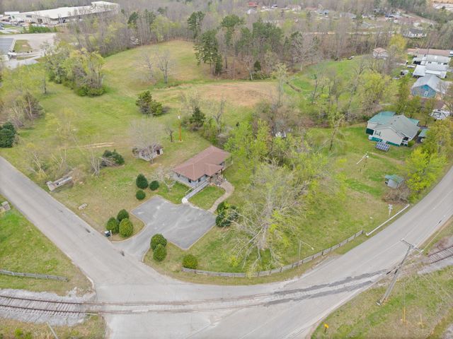 549 Swan Ave, Hohenwald, TN 38462