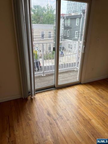 38 Vroom Street, Jersey City, NJ 07306