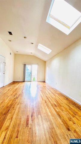 38 Vroom Street, Jersey City, NJ 07306