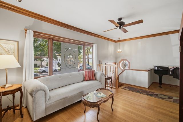 3831 N Octavia Avenue, Chicago, IL 60634