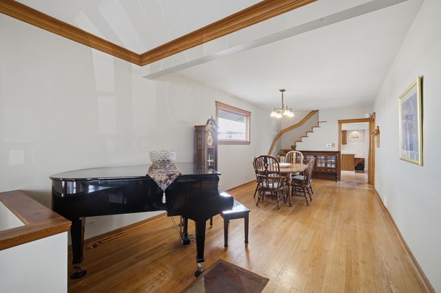 3831 N Octavia Avenue, Chicago, IL 60634
