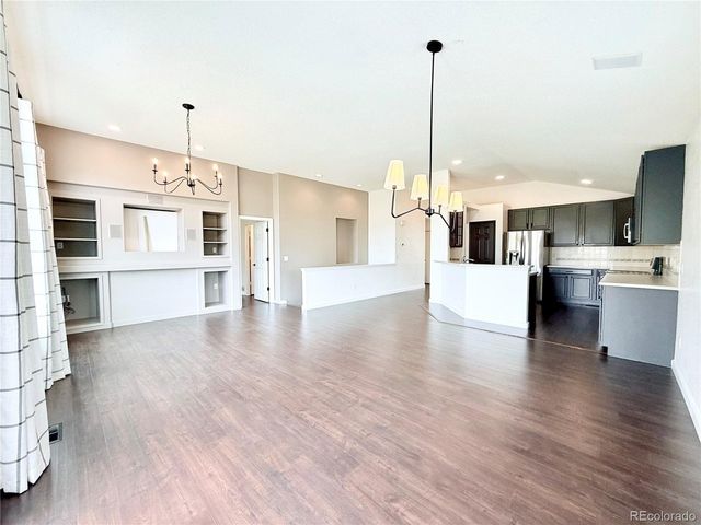 5910 S Valdai Way, Aurora, CO 80015