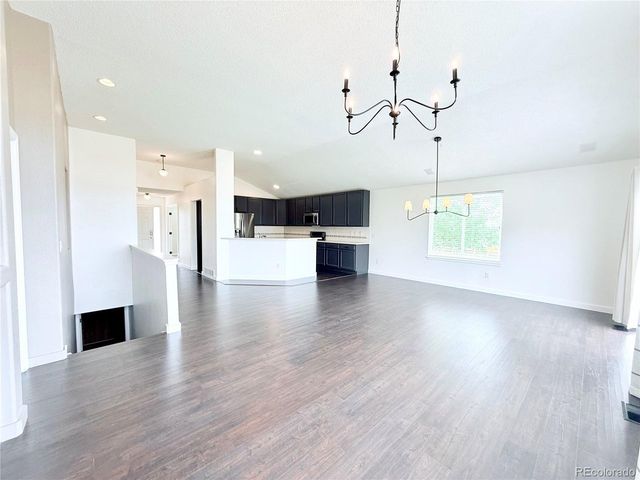 5910 S Valdai Way, Aurora, CO 80015
