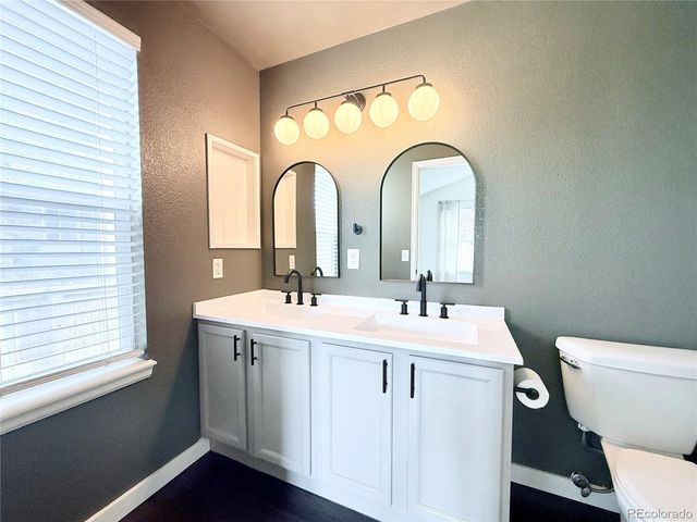 5910 S Valdai Way, Aurora, CO 80015