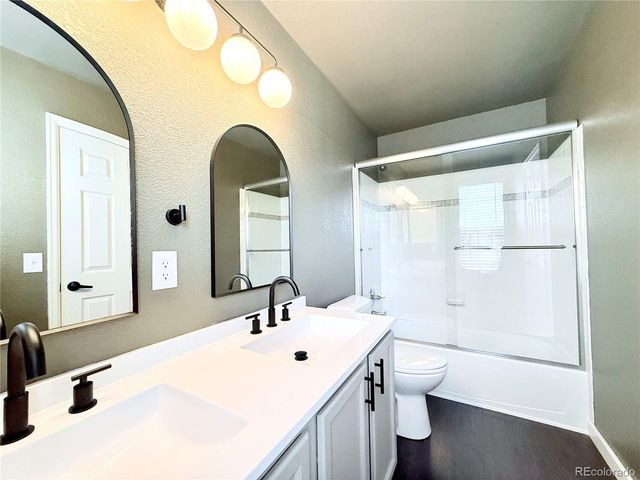 5910 S Valdai Way, Aurora, CO 80015