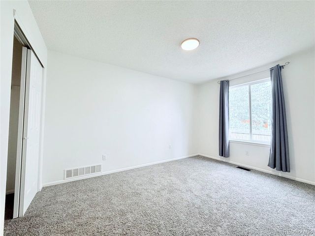 5910 S Valdai Way, Aurora, CO 80015