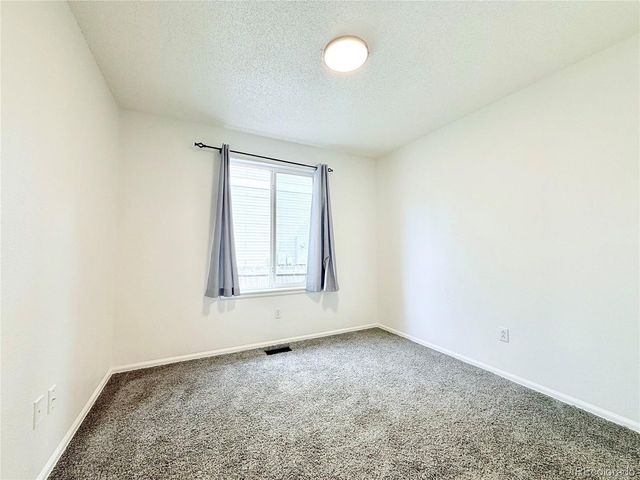 5910 S Valdai Way, Aurora, CO 80015