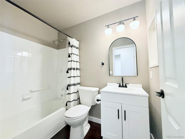 5910 S Valdai Way, Aurora, CO 80015