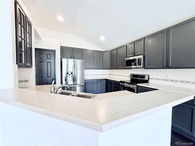 5910 S Valdai Way, Aurora, CO 80015