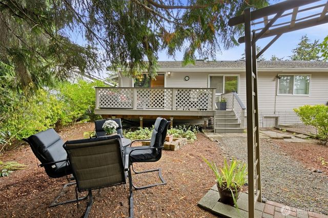 24849 13th Avenue S, Des Moines, WA 98198