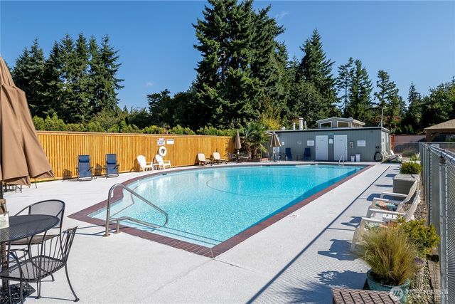 24849 13th Avenue S, Des Moines, WA 98198