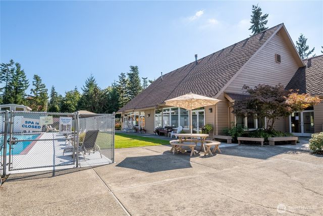 24849 13th Avenue S, Des Moines, WA 98198