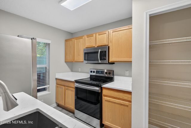 11816 LAKE BEND Circle, Jacksonville, FL 32218