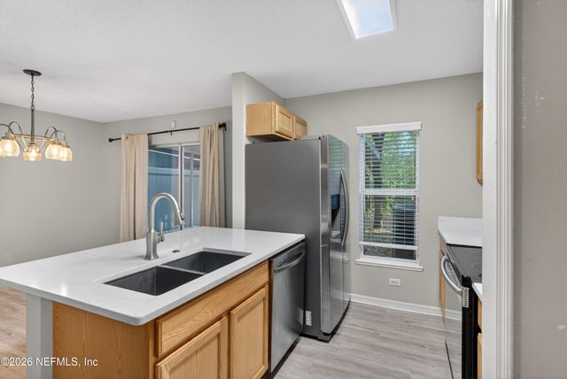 11816 LAKE BEND Circle, Jacksonville, FL 32218