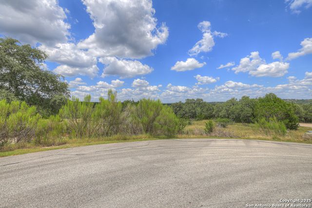 1147 Mission, Canyon Lake, TX 78133