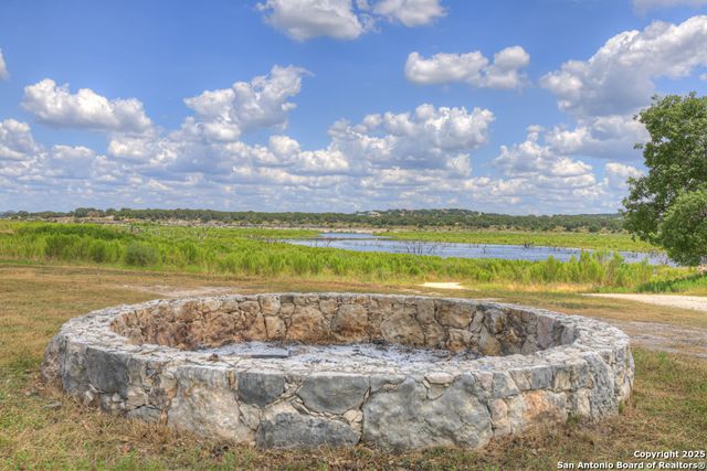 1147 Mission, Canyon Lake, TX 78133