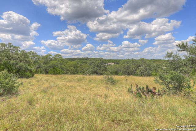 1147 Mission, Canyon Lake, TX 78133