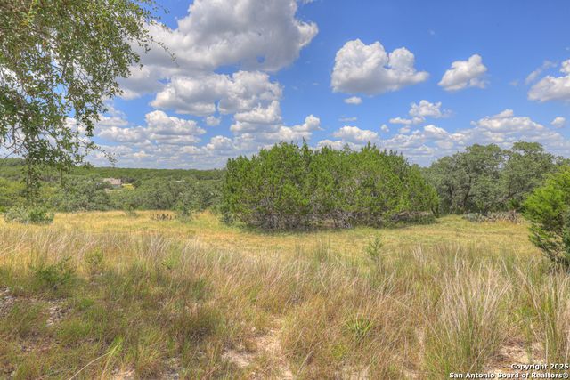 1147 Mission, Canyon Lake, TX 78133