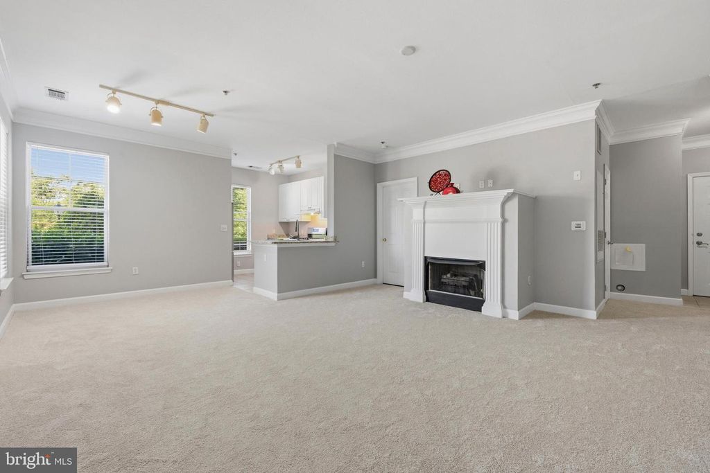 Image 10 of property listing at 501 HUNGERFORD DR #144, Rockville, MD 20850