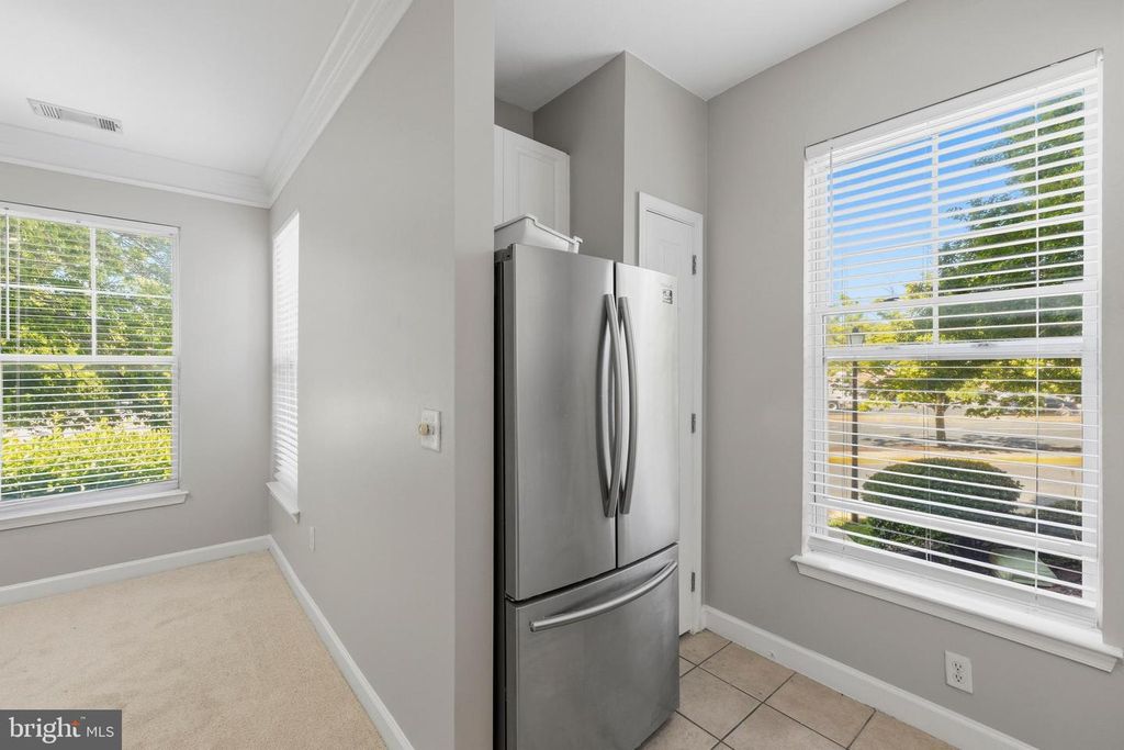 Image 15 of property listing at 501 HUNGERFORD DR #144, Rockville, MD 20850
