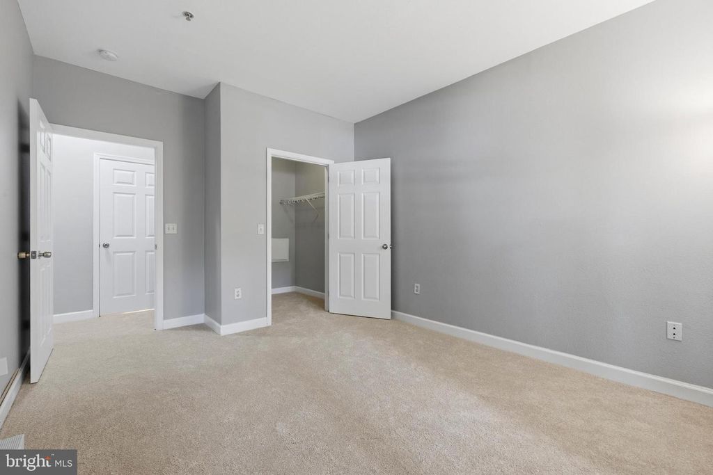 Image 23 of property listing at 501 HUNGERFORD DR #144, Rockville, MD 20850