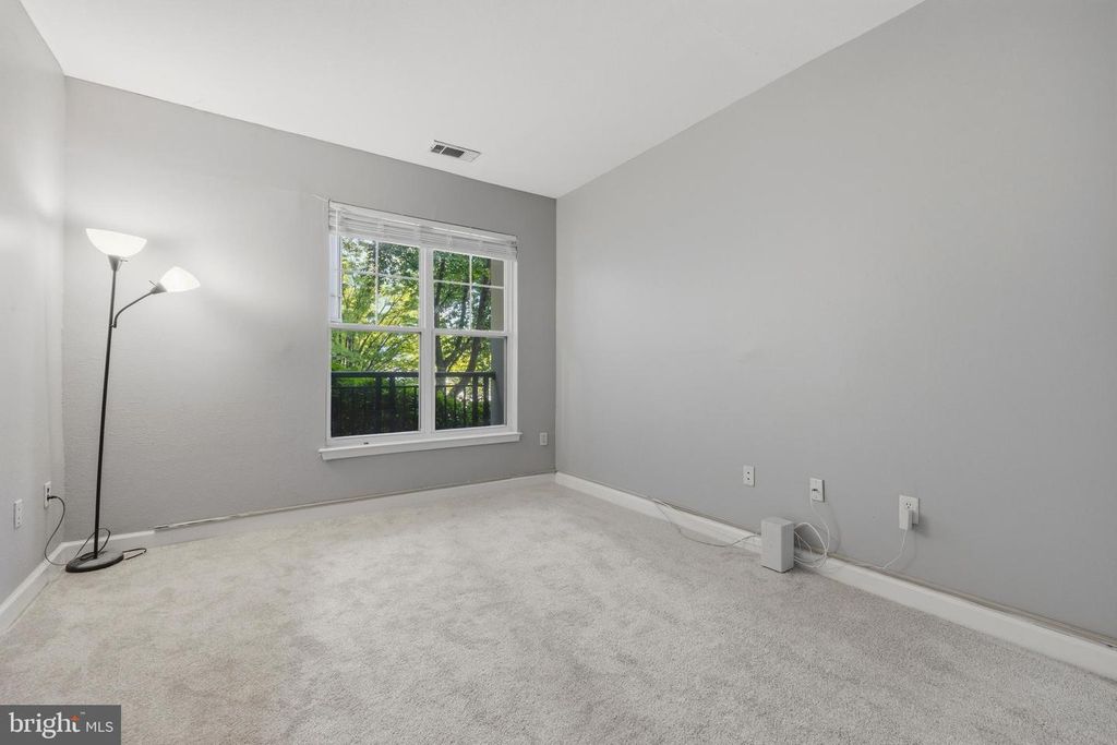 Image 25 of property listing at 501 HUNGERFORD DR #144, Rockville, MD 20850