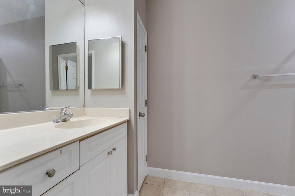 Image 26 of property listing at 501 HUNGERFORD DR #144, Rockville, MD 20850