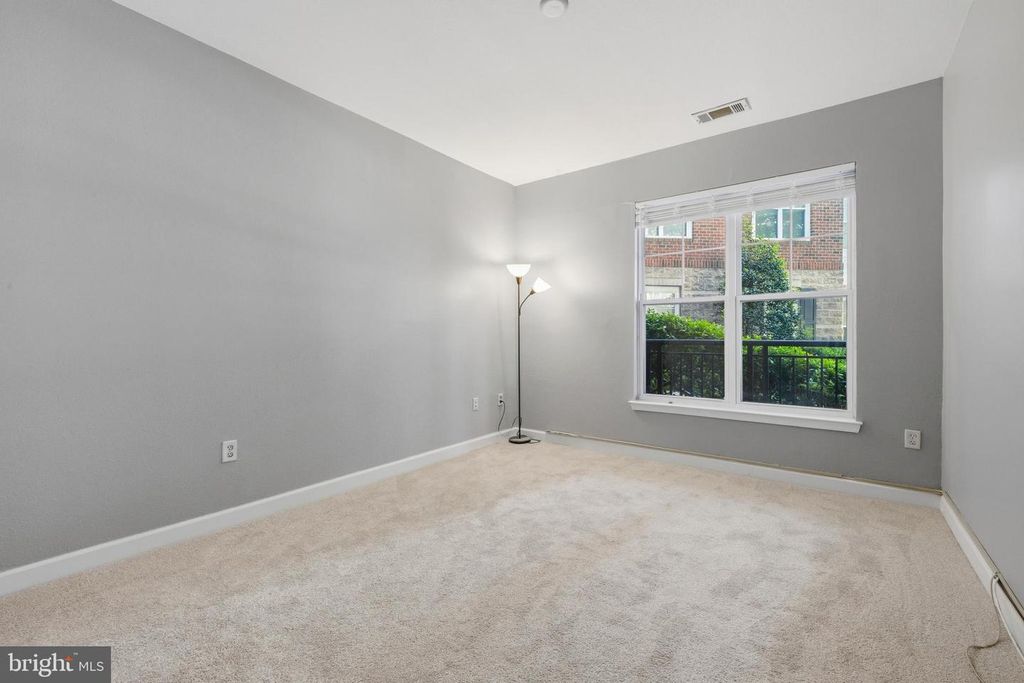 Image 32 of property listing at 501 HUNGERFORD DR #144, Rockville, MD 20850