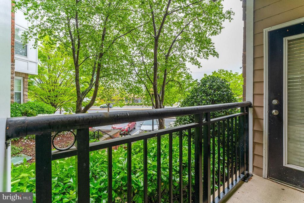 Image 36 of property listing at 501 HUNGERFORD DR #144, Rockville, MD 20850