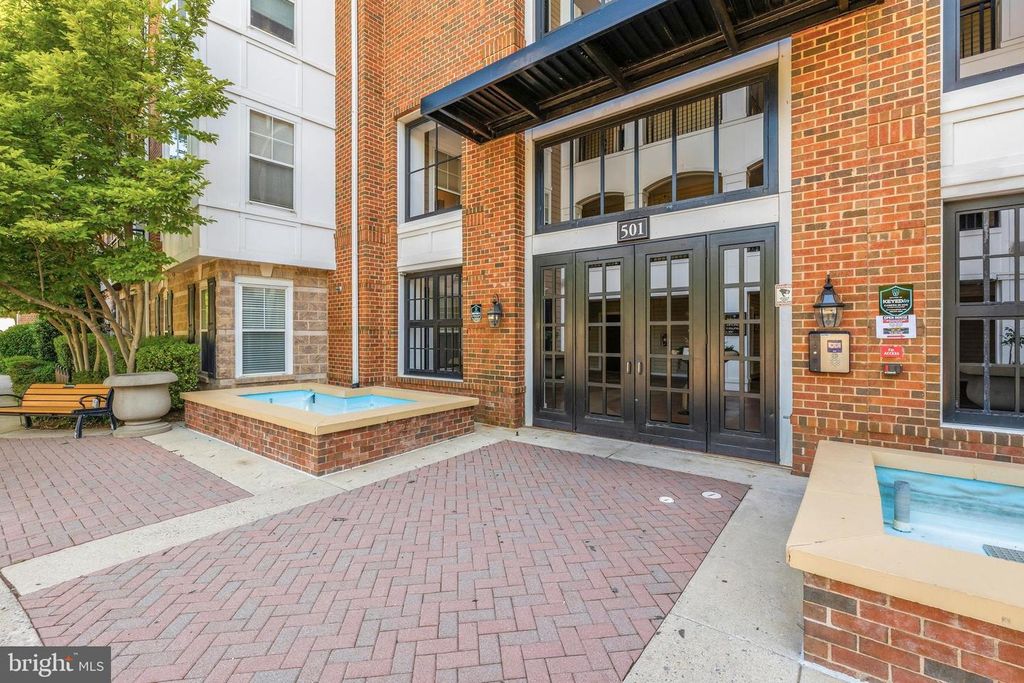Image 44 of property listing at 501 HUNGERFORD DR #144, Rockville, MD 20850