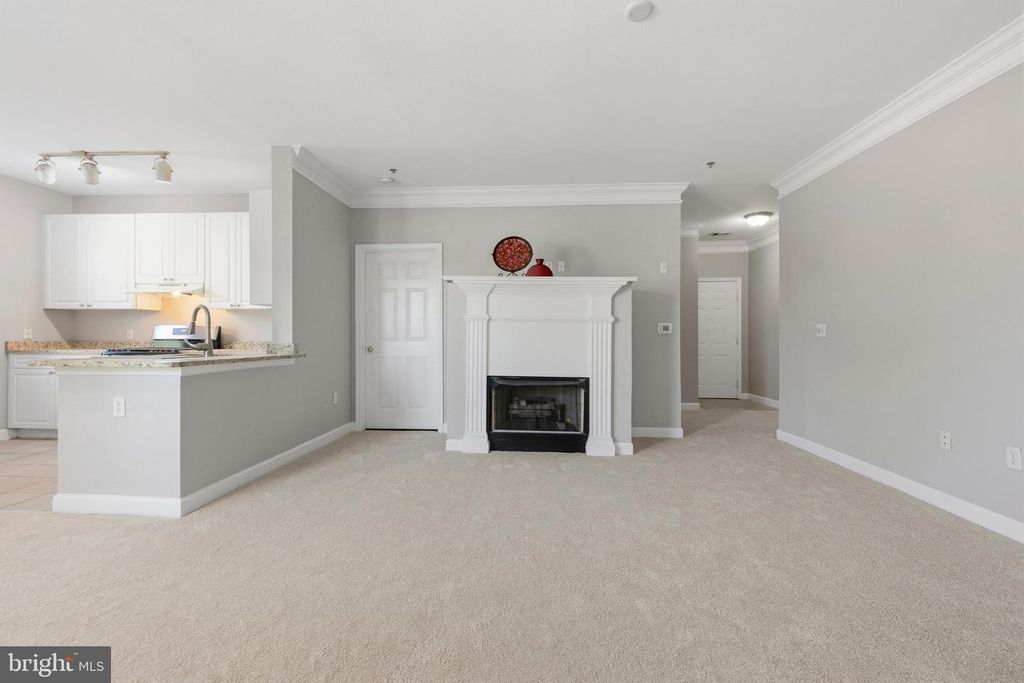 Image 9 of property listing at 501 HUNGERFORD DR #144, Rockville, MD 20850