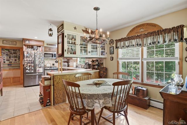 9 Rocky Road, Red Hook, NY 12571