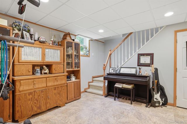9 Rocky Road, Red Hook, NY 12571