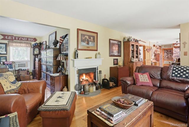 9 Rocky Road, Red Hook, NY 12571