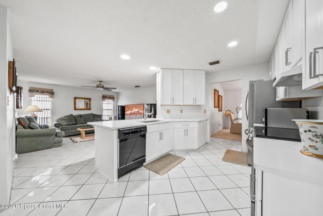 622 Altona Street NW, Palm Bay, FL 32907