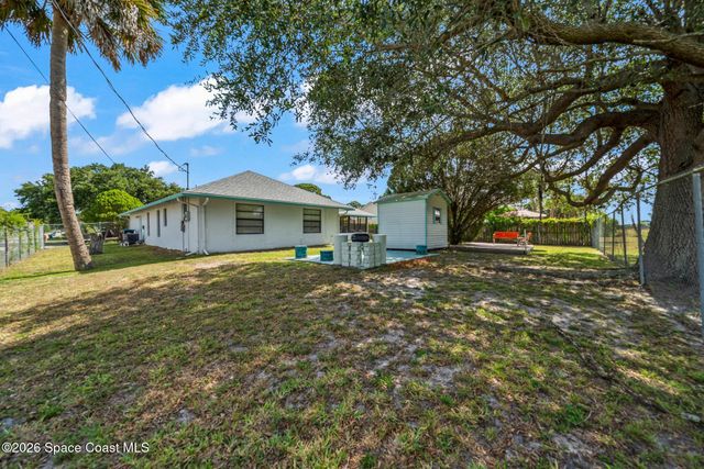 622 Altona Street NW, Palm Bay, FL 32907